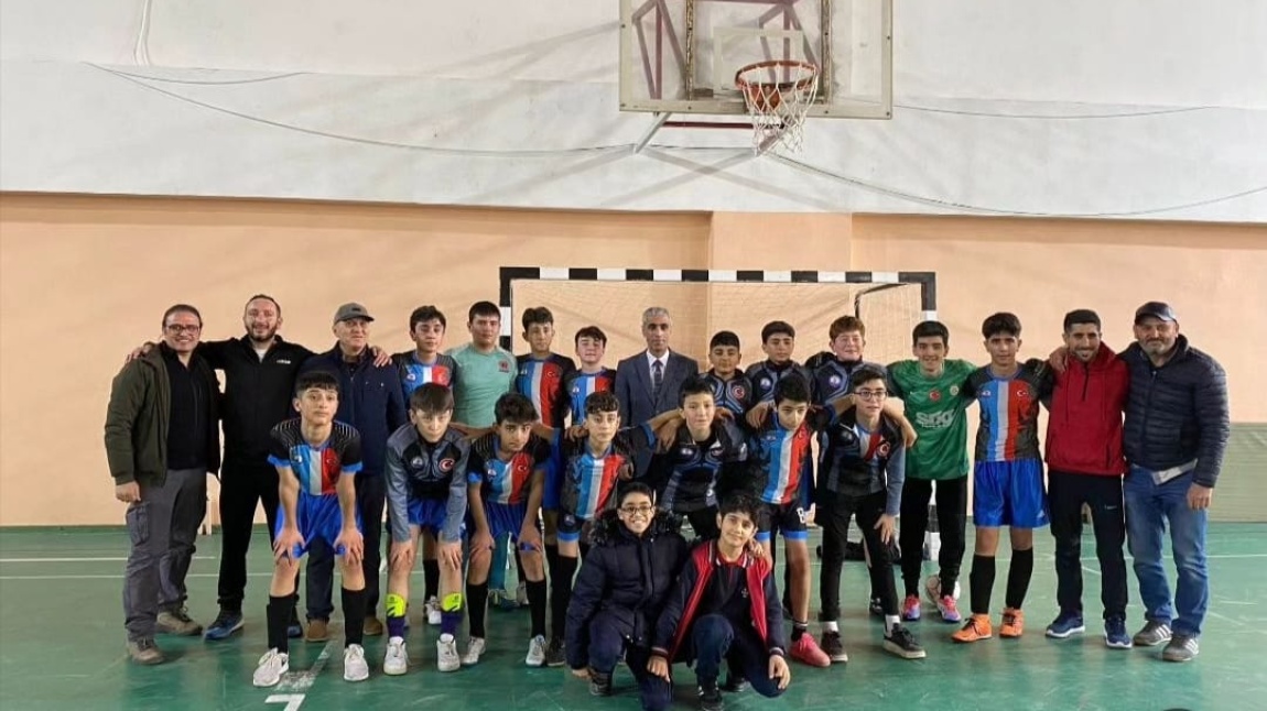 Okul Futsal Takımımız Şampiyon oldu.